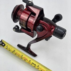 Reel Frontal para Pesca Color Borravino - imagen 4