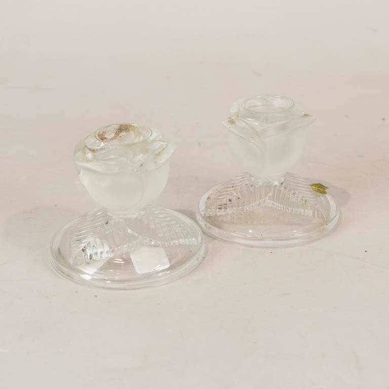 Lote siguiente: Candelabros de vidrio de 8cm con forma de rosa