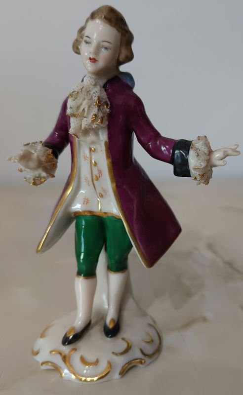 Figurita de Porcelana Alemana del Romanticismo Europeo - imagen 2