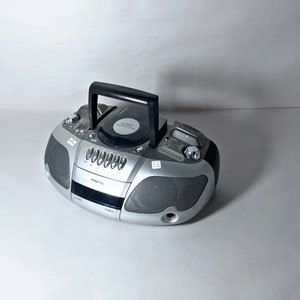 Lote siguiente: Mini Cadena de Audio Arno con CD y Radio