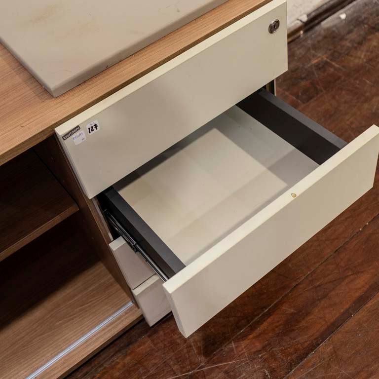 Item 2104449 - Image 1