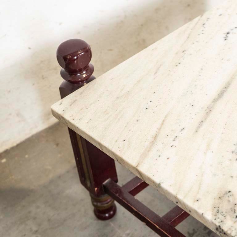 Mesa de living con tapa de mármol y estante - imagen 3
