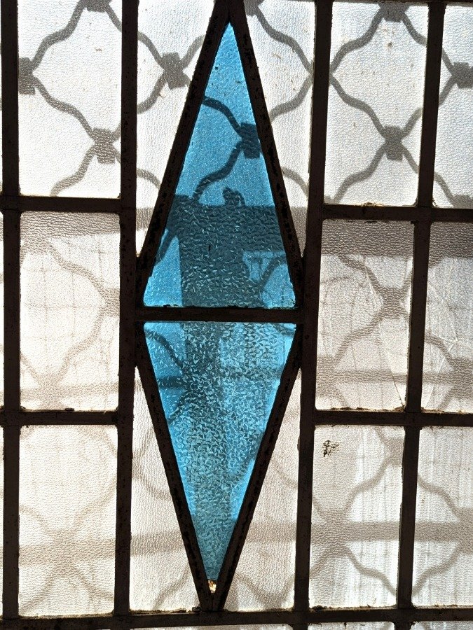 Vitral en carpintería de hierro con detalles y características - imagen 3