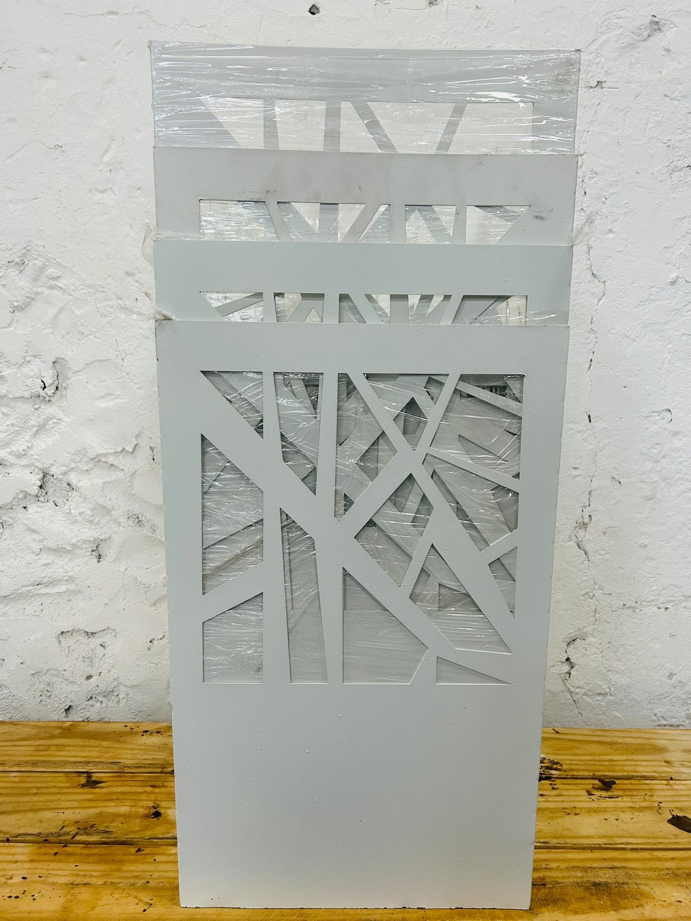Lote #100 – Cuatro canastos metálicos multiuso – 38x38x58cm