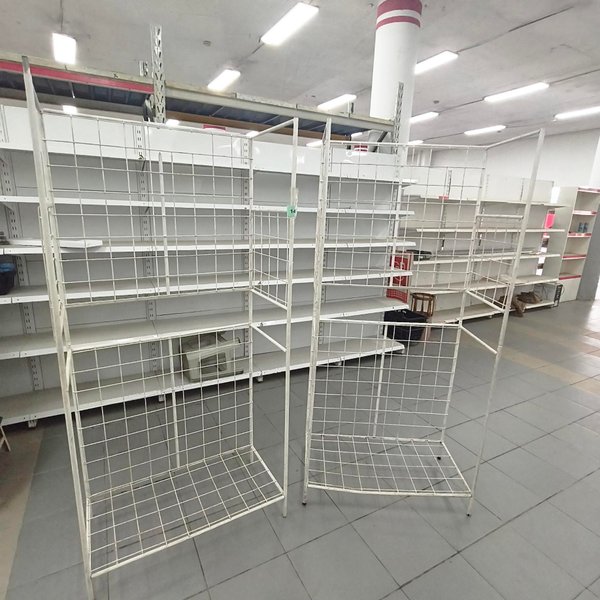 Exhibidor de Rejilla Blanco con Estructura de Pie - imagen 1