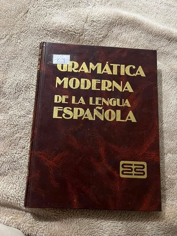 Gramática Moderna de la Lengua Española por Juan Luis Fuentes