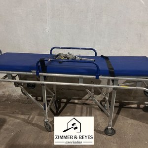 Camilla de Hospital Plegable con Ruedas y Cinturones de Seguridad - imagen 2