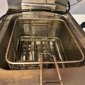 Lote #029 – Fritador eléctrico Flamemax, de mesa,  de un servicio, con estructura de acero inoxidable y canasto - imagen 4