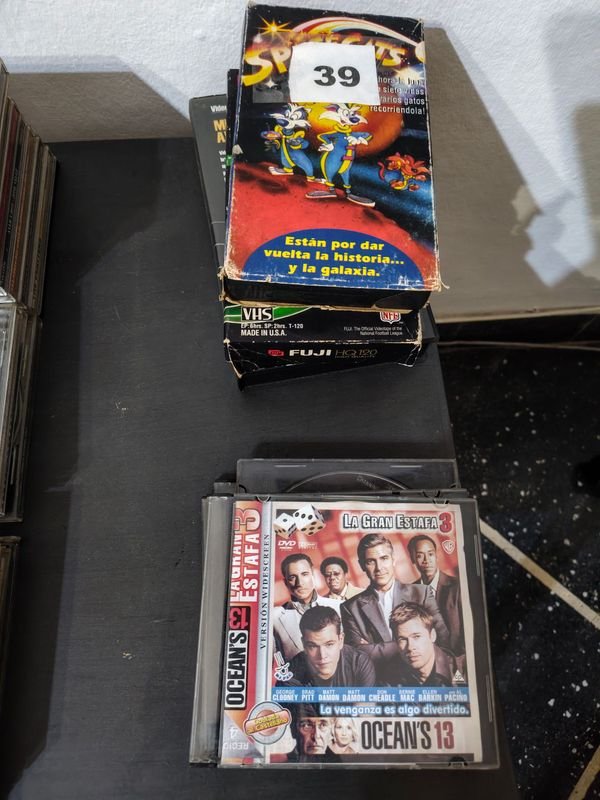 Lote de Libros, Películas VHS y DVD