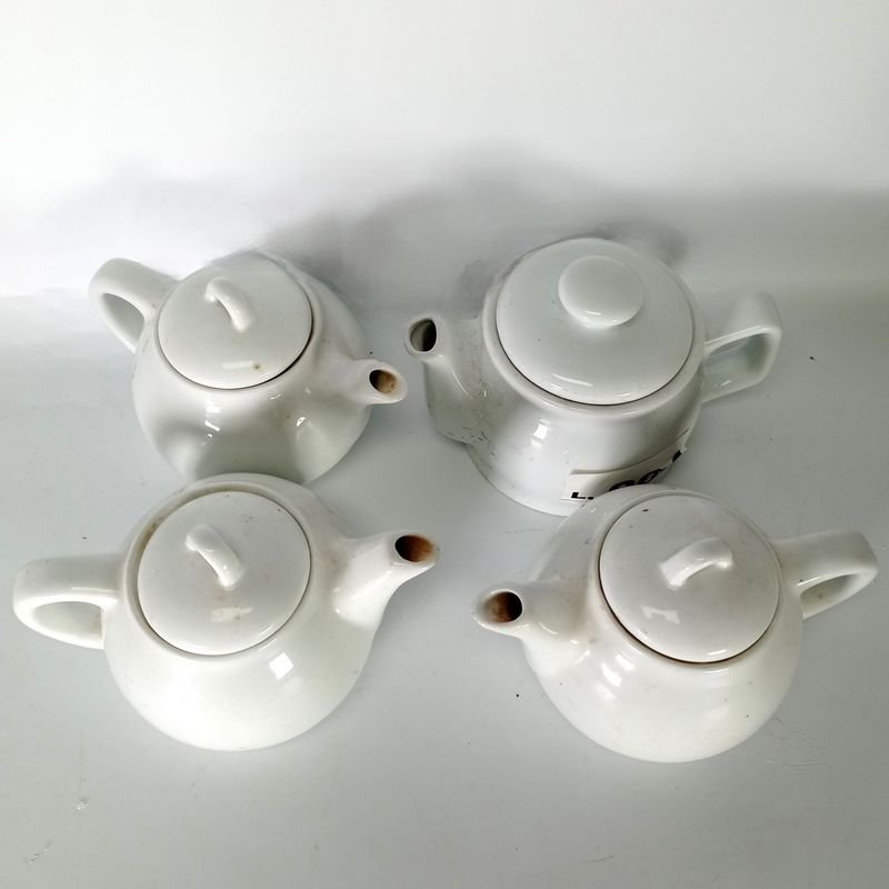 Cuatro teteras blancas de porcelana en buen estado - imagen 2