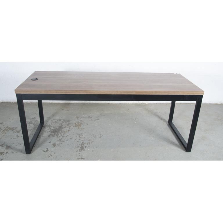 Mesa de Oficina Rectangular con Tapa de MDF y Estructura Metálica