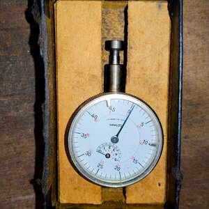 Lote siguiente: Reloj Comparador Alemán para Medición de Precisión