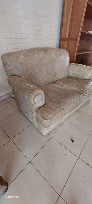 Sofá de cuero en excelente condición - imagen 3
