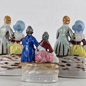 Trío de Figuras Decorativas en Porcelana Japonesa - imagen 6