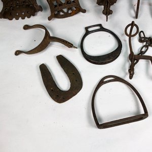 Lote de Herrajes para Caballo: Espuelines, Estribos y Frenos de Metal - imagen 5