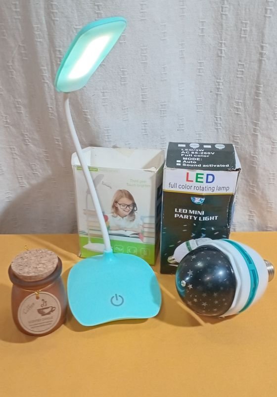 Lámpara LED flexible recargable con aroma y luz giratoria multicolor