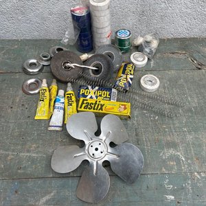 Lote siguiente: Lote de Cintas, Piedras Abrasivas, Resortes y Adhesivos Varios