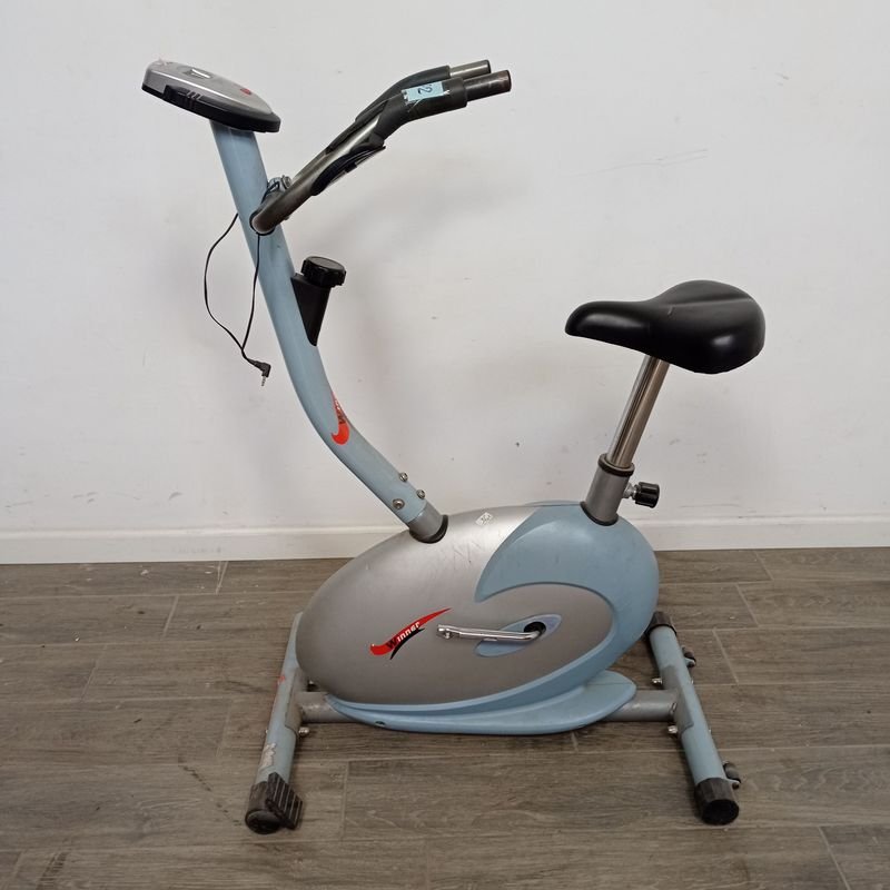 Lote siguiente: Bicicleta fija marca Winner en excelente estado