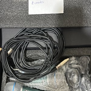 Lote anterior: Set de 3 Micrófonos, Pipetas y Cables para Audio