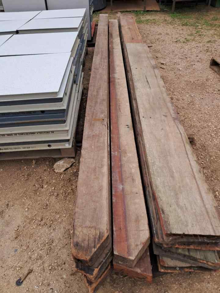Madera Rústica para Construcción o Decoración
