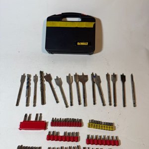 Lote siguiente: Set de Brocas para Madera y Puntas para Atornillador DeWalt