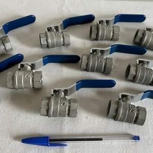 Lote de 10 Llaves de Paso de Acero Inoxidable con Manija Azul - imagen 1