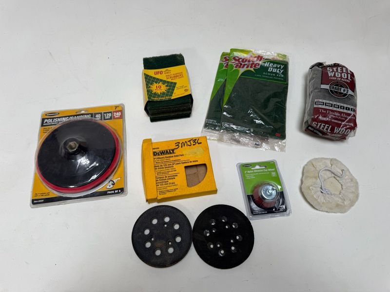 Lote de Esponjas, Discos de Pulir y Accesorios para Lijadora