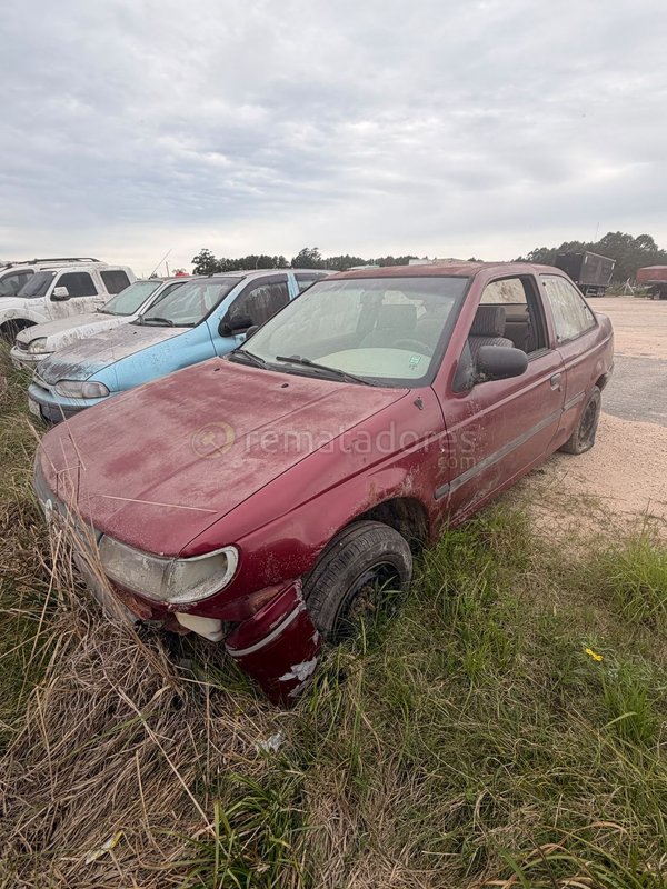 Volkswagen Gol 3 Puertas Rojo - Vehículo para Repuestos o Proyecto