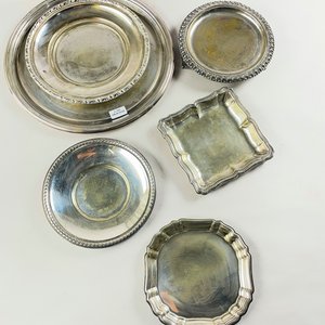 Lote de 9 Piezas Metálicas: Bandeja Circular, Plato para Postre y Platillos - imagen 2