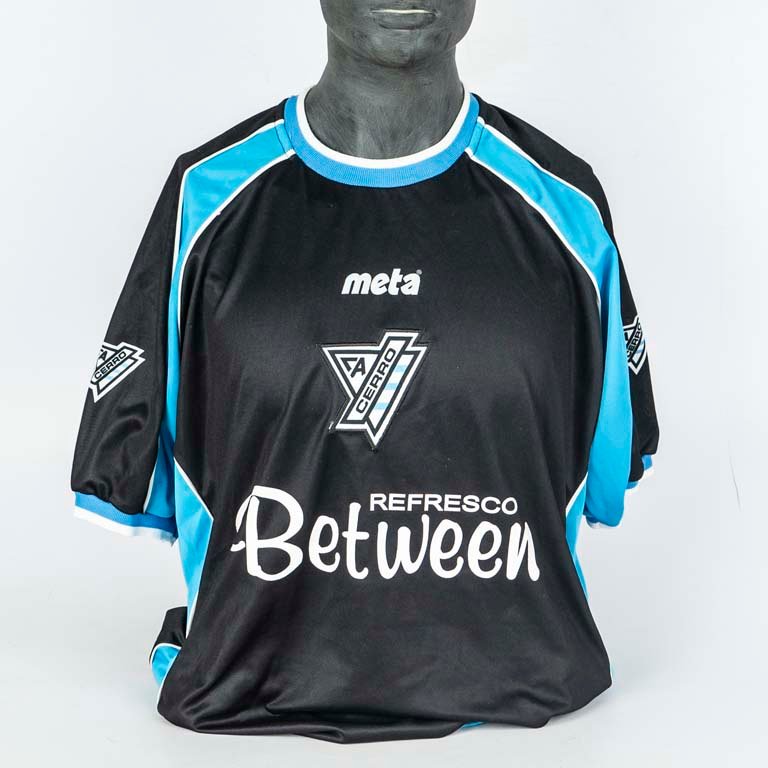 Lote anterior: Camiseta de Cerro oficial de tienda marca meta N°10 segunda equipación del año 2001