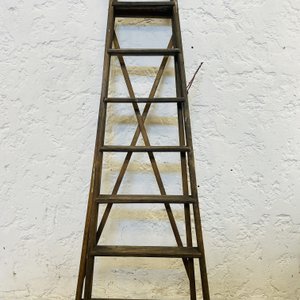Lote #037 – Escalera en madera plegable siete escalones - imagen 2