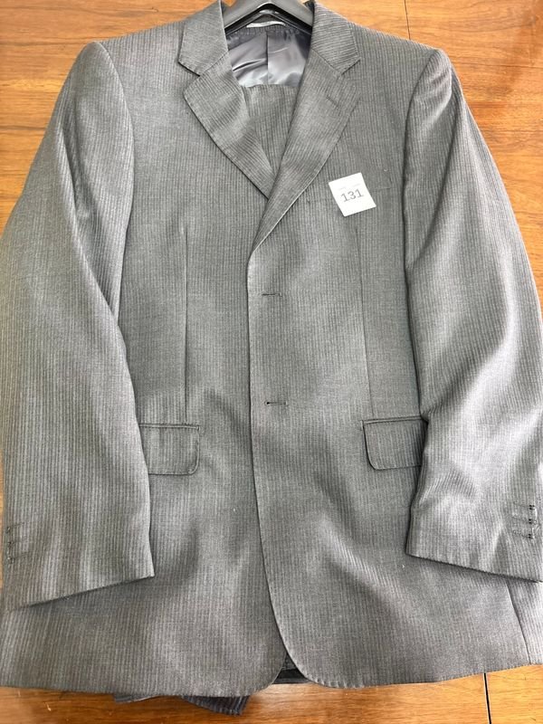 Traje de Vestir Gris Talle 52 Nuevo