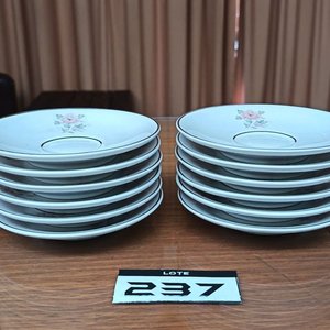 Juego de Porcelana Olmos con Rosas Rosadas y Filete Dorado - imagen 9