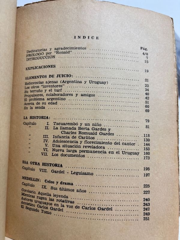 Colección de libros antiguos con contenido histórico - imagen 14