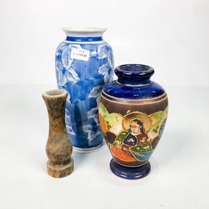 Tres Floreros de Porcelana y Cerámica con Diseños Distintivos - imagen 2
