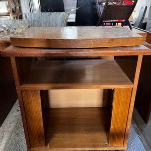 Lote siguiente: Mueble Auxiliar con Ruedas y Tapa Giratoria
