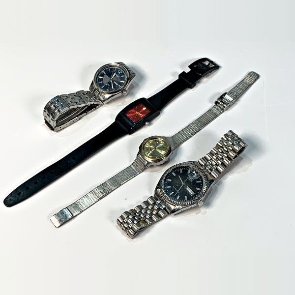 Lote de 4 Relojes de Pulsera para Dama y Caballero
