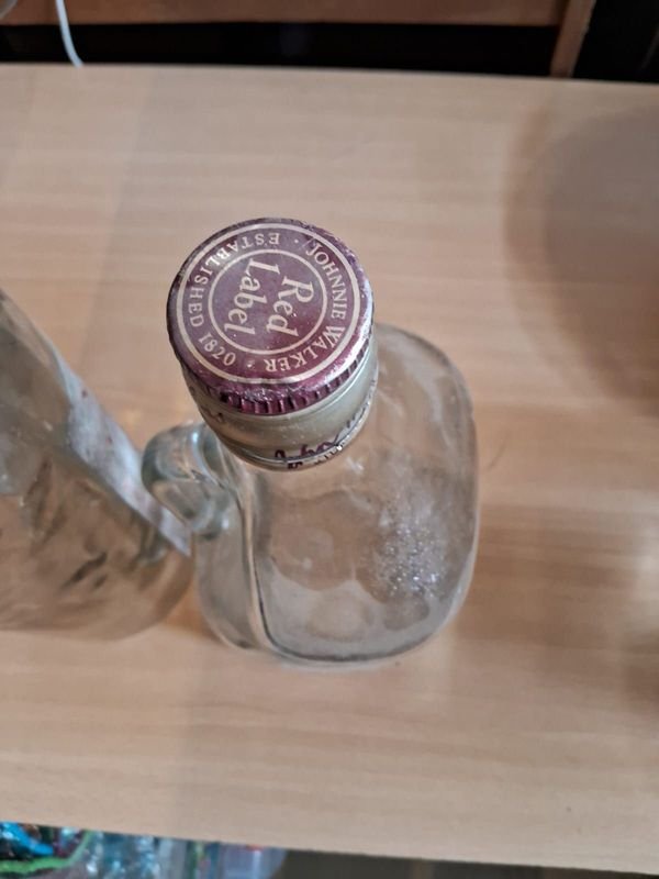 Botellas antiguas de whisky de vidrio - imagen 4