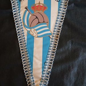 Banderín Antiguo Real Sociedad de Fútbol - Con Escudo y Etiquetas Originales - imagen 1
