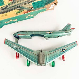 Avión de chapa litografiada a fricción made in Japan en su caja original. - Medidas: Largo 31cm - imagen 2