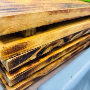 Lote de Cocina: Escurridor Verde, Tablas de Madera, Fuente y Delantales - imagen 3