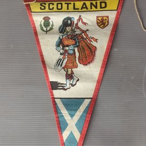 Lote anterior: Banderín Vintage de Recuerdo de Escocia con Gaitero y Escudo