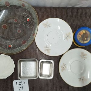 Lote anterior: Lote de Platos Decorativos y Recipientes Metálicos