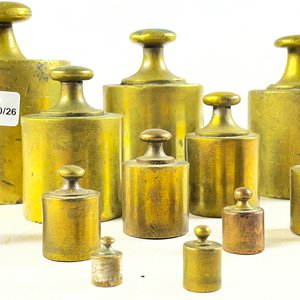 Lote de 12 Pesas Antiguas de Bronce - imagen 3