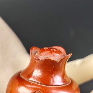 Salero Chino Laca Flor con Detalles Desgastados - imagen 6