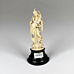 Figura de Marfil Estilo Odalisca con Base Negra - imagen 2