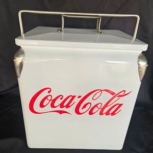 Conservadora Coca-Cola Metálica Blanca con Abrebotellas - imagen 2