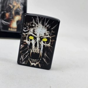 Lote anterior: Encendedor Metálico con Diseño de Calavera "Fuego Infernal"