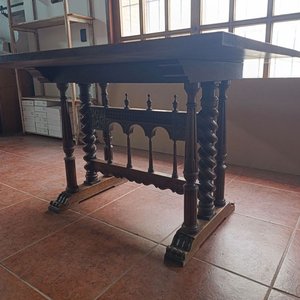 Mesa Libro Antigua de Cedro Rosa Macizo Torneado y Tallado - imagen 4