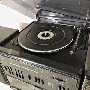 Equipo de Audio Philips con Tocadiscos, Doble Casetero y Parlantes - imagen 2